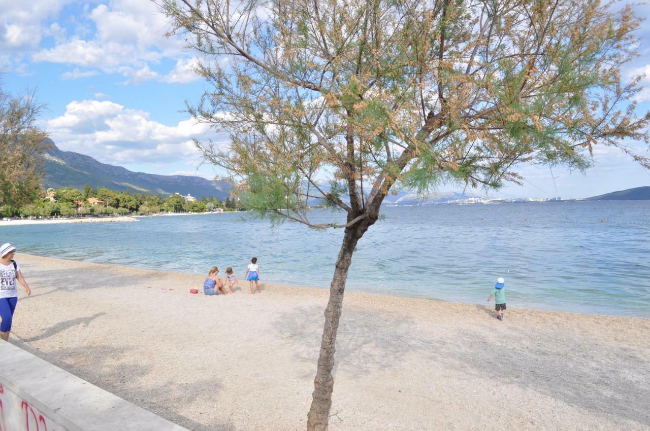 Apartmani Ujakovic Kaštela Exteriör bild