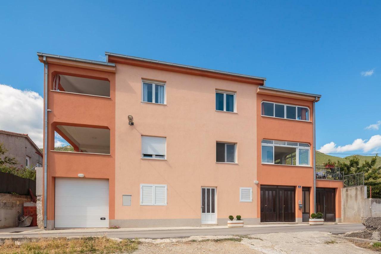 Apartmani Ujakovic Kaštela Exteriör bild