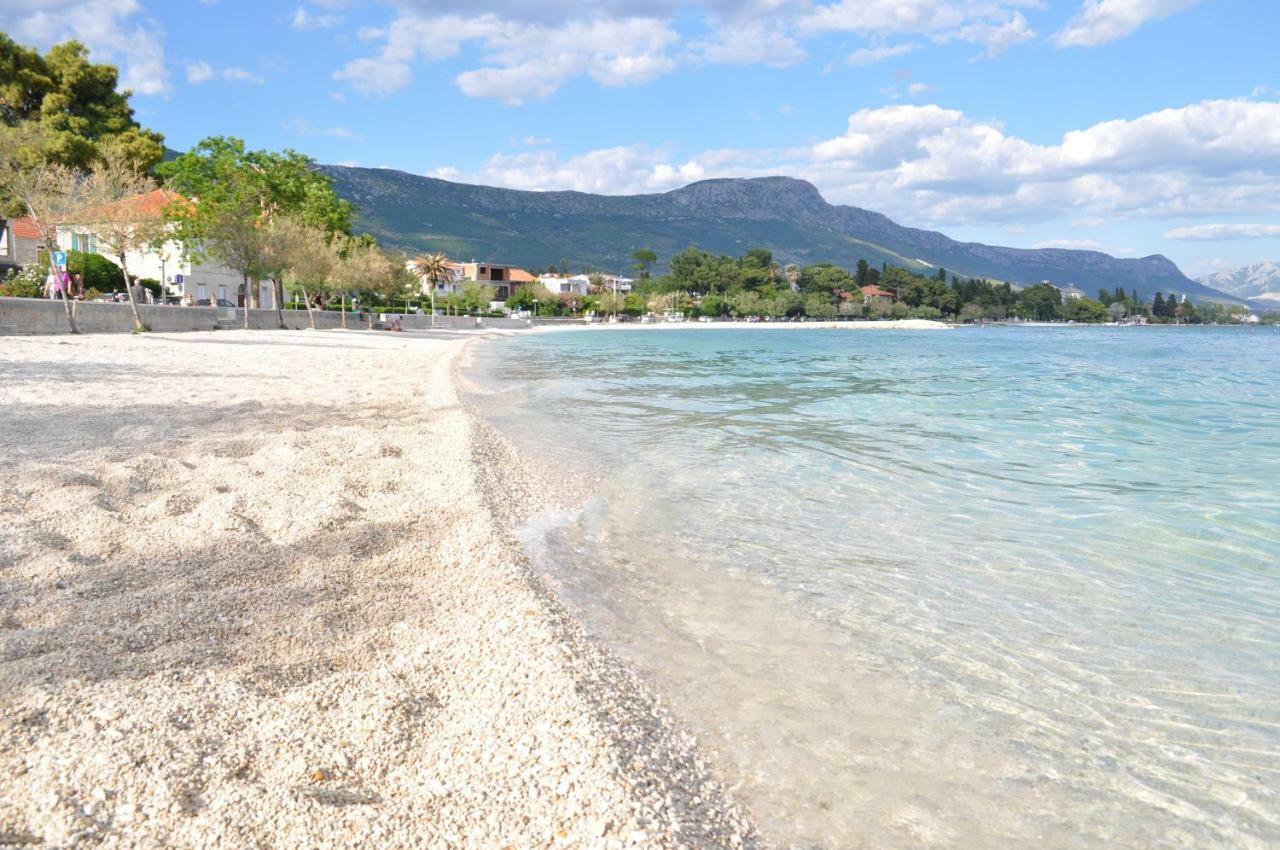Apartmani Ujakovic Kaštela Exteriör bild