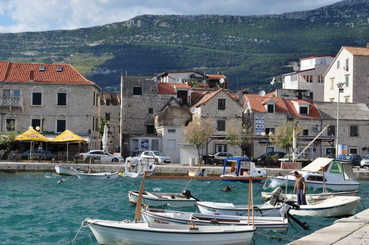 Apartmani Ujakovic Kaštela Exteriör bild