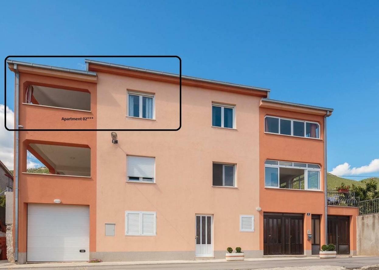 Apartmani Ujakovic Kaštela Exteriör bild